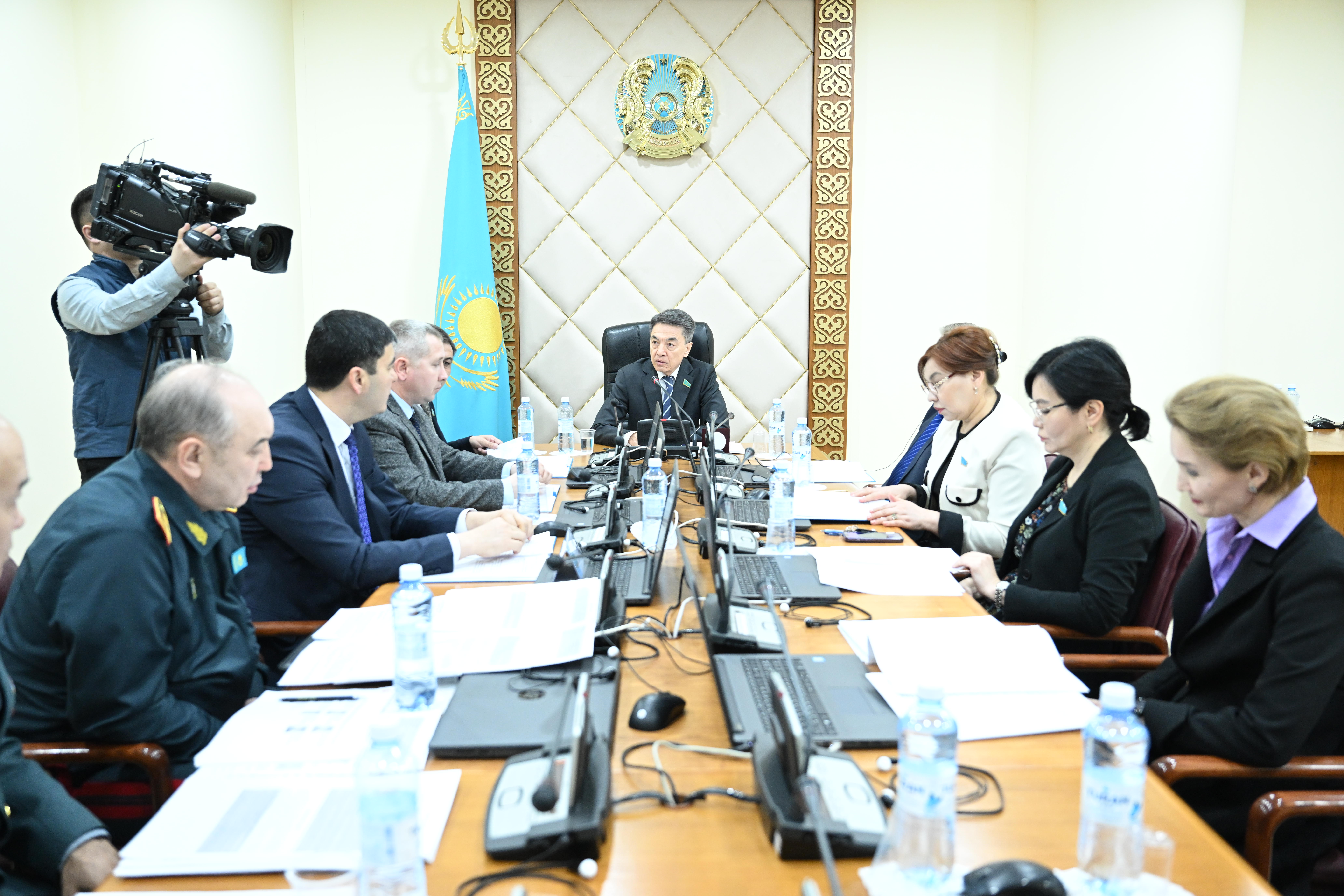 سەناتتا قازاقستان-تۇرىكمەن مەملەكەتتىك شەكاراسىنىڭ ءتارتىبى تۋرالى كەلىسىم تالقىلاندى