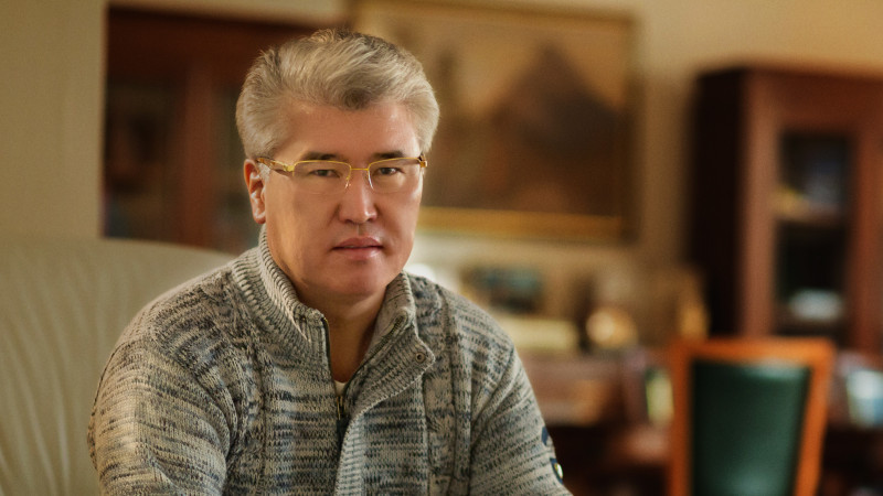 ارىستانبەك مۇحامەدي ۇلى سوت وتىرىسى وتەتىن جەرگە كەلە المادى