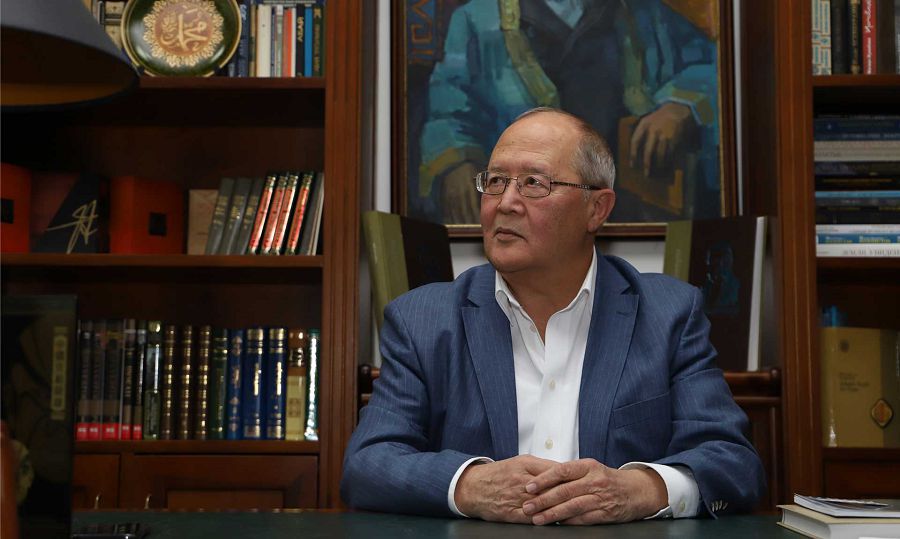 مۇرات اۋەزوۆپەن كەزدەستى