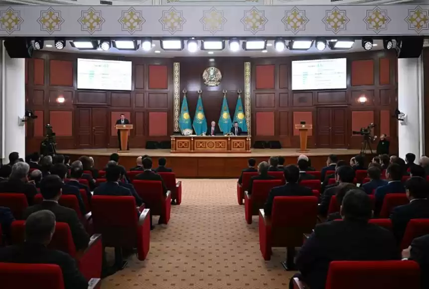 اكىمدەر قالالار مەن ەلدى مەكەندەردى جاياۋ ارالاۋعا ءتيىس - پرەزيدەنت