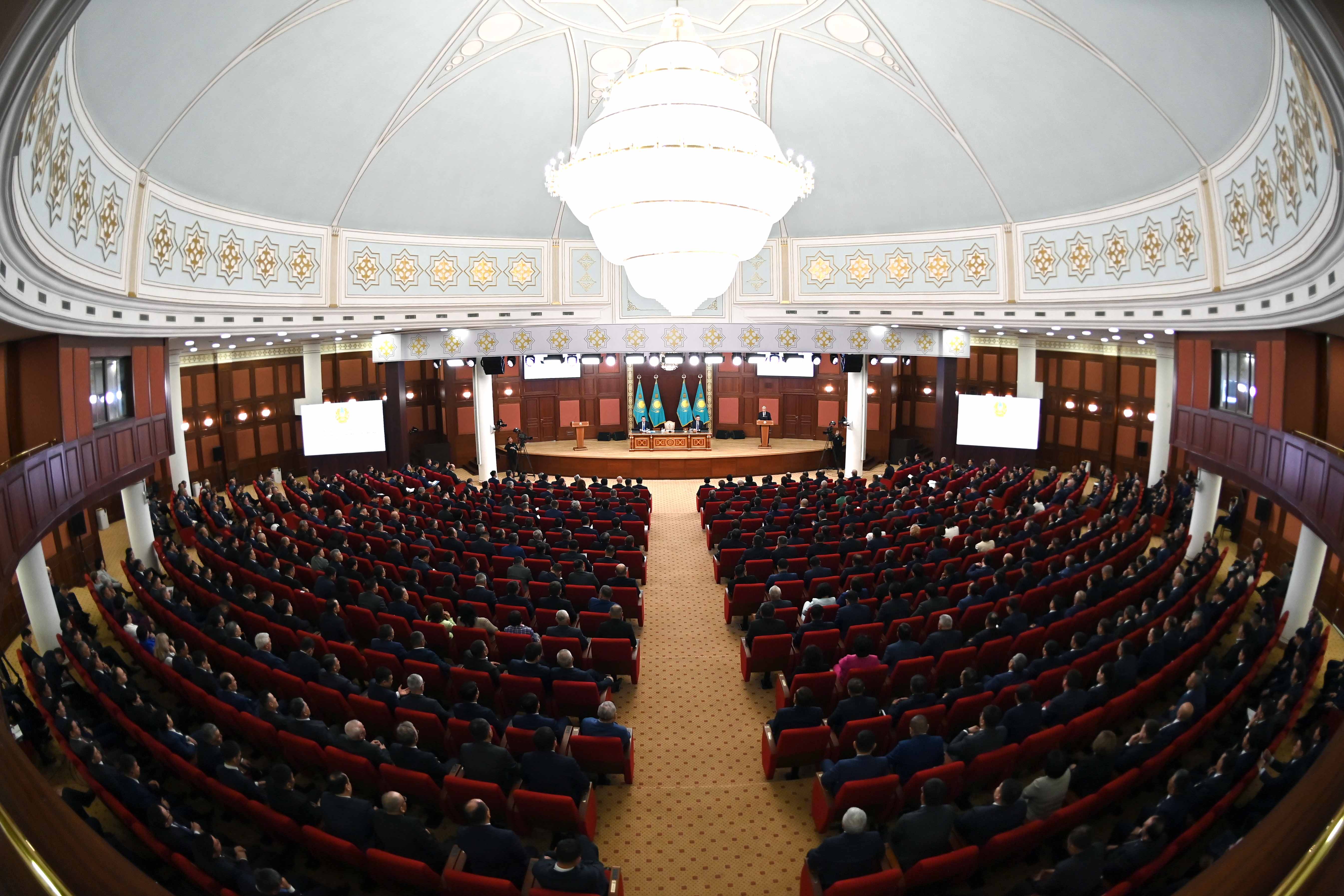 ساياسي رەفورما – ەلدىكتىڭ ۇستىنى