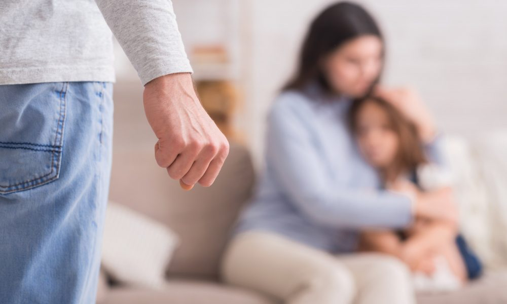 تۇرمىستا زورلىق كورسەتەتىندەردىڭ 90 پايىزىنىڭ جوعارى ءبىلىمى جوق