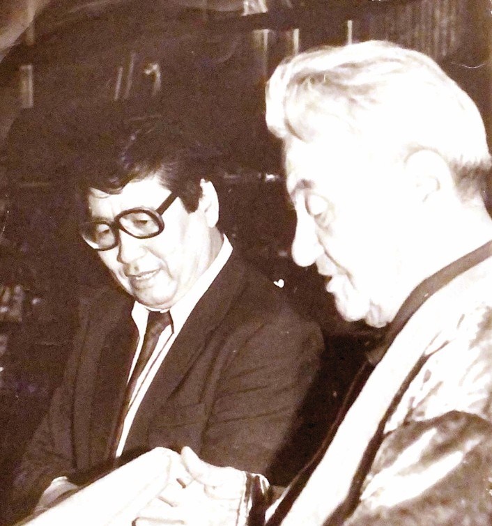 ديمەكەڭ ەرەكشە قادىرلەگەن ازامات