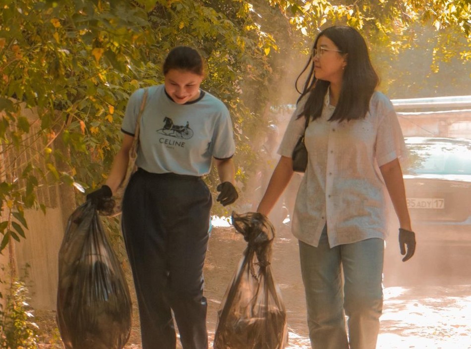 مەكتەپتەردى جەمىس باعى كومكەرەدى