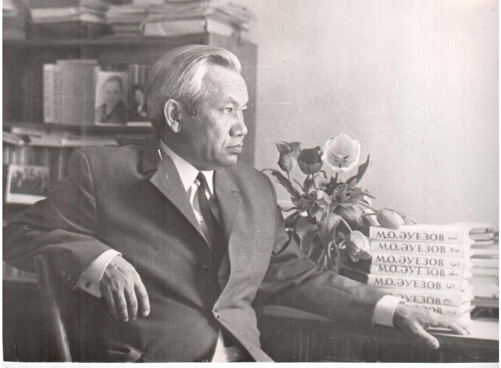 ادامگەرشىلىك ەتالونى