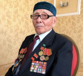 سوعىس ارداگەرى ابدىعالي قايمولدينگە «حالىق قاھارمانى» اتاعى بەرىلدى