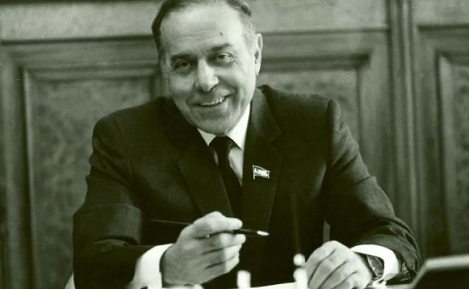 ۇزدىكتەرگە –  گەيدار اليەۆ ستيپەندياسى