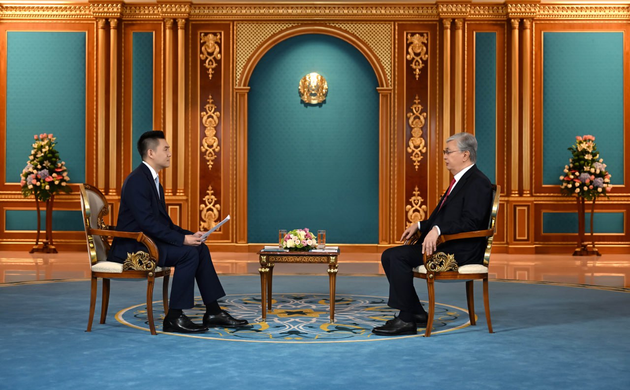 بۇگىن قىتاي تەلەارناسىنان قاسىم-جومارت توقاەۆتىڭ سۇحباتى كورسەتىلەدى