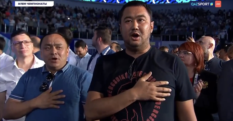 قازاق جانكۇيەرلەرى ءانۇراندى اۋەلەتە شىرقادى (ۆيدەو)