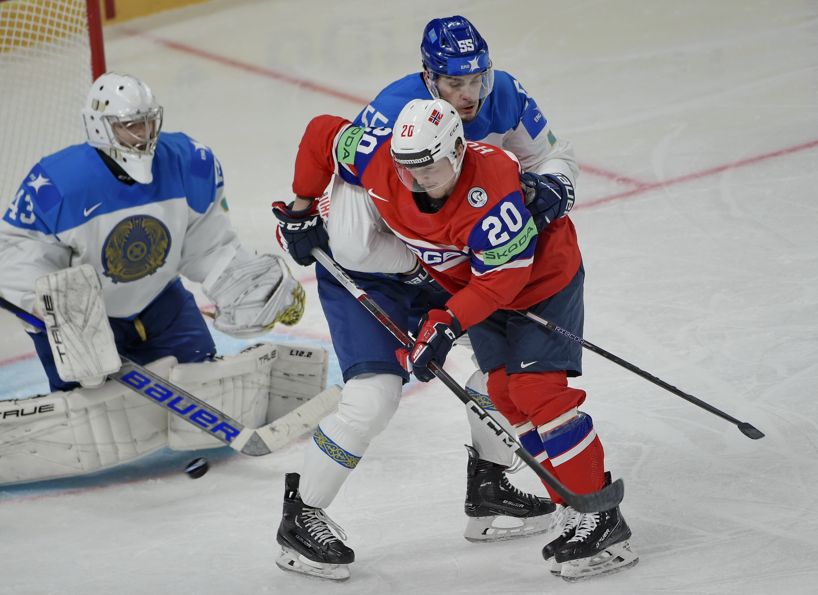 الەم چەمپيوناتىن جەڭىسپەن باستادى