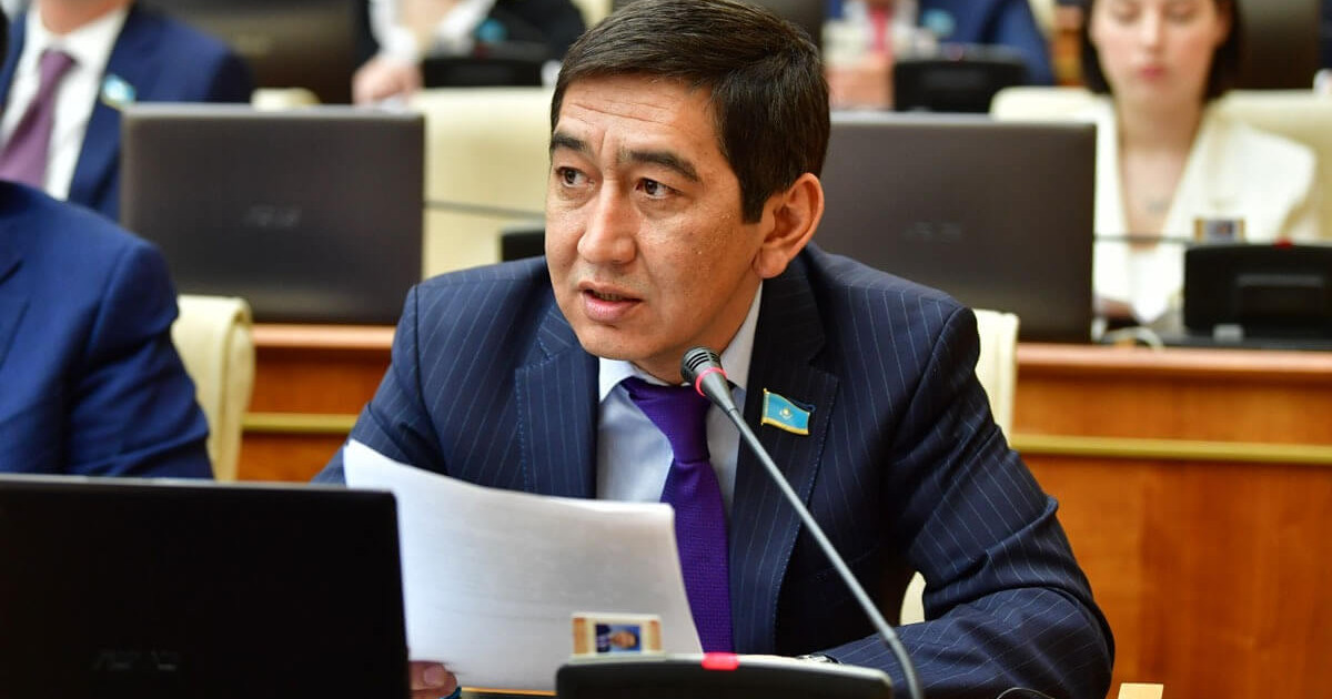 ايتىسقا بولىنەتىن قارجى وداققا تولىق جەتپەيدى – رينات زايىتوۆ