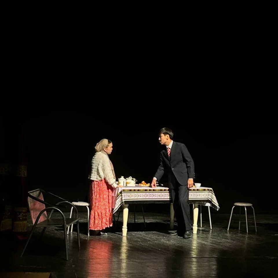 اداسقان ادامدار ءومىرى ساحنالاندى