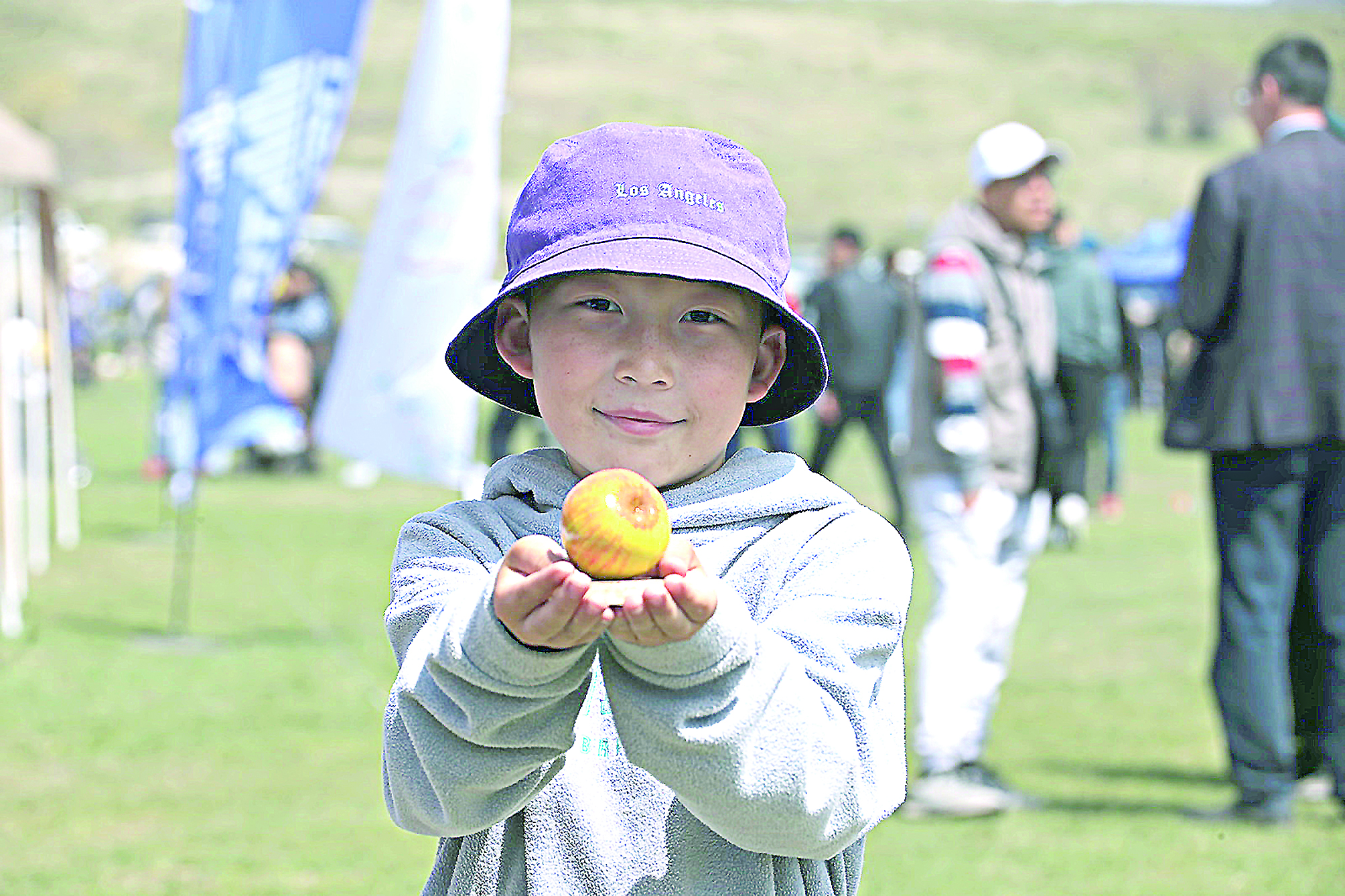 سيۆەرس گۇلدەگەندە...
