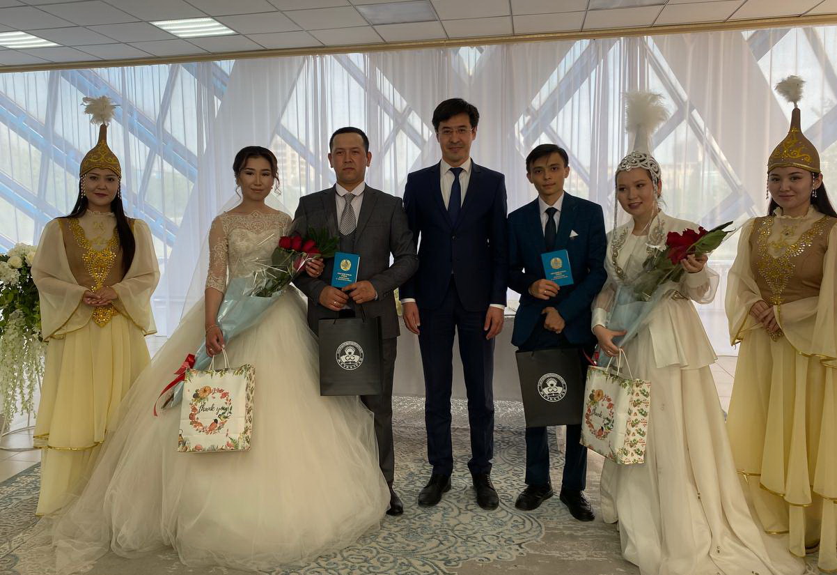 وتباسى كۇنى وتاۋ قۇردى