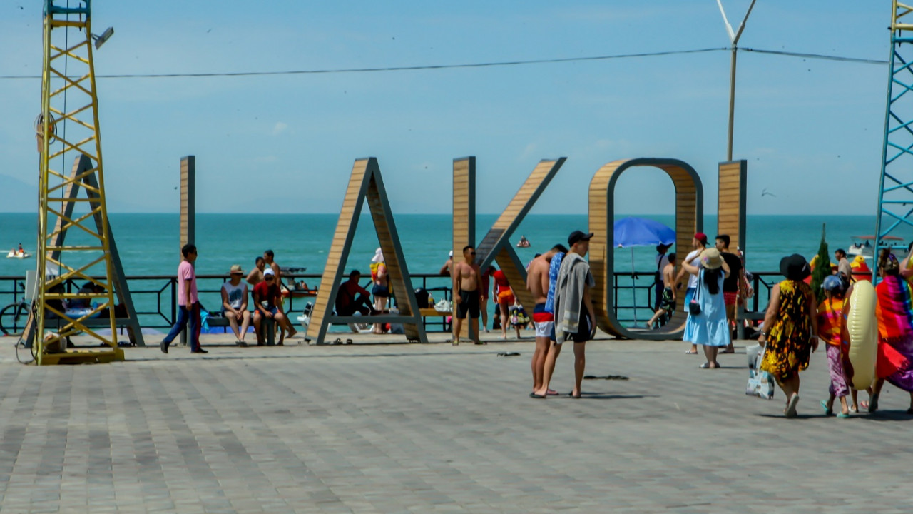 الاكولدە تۋريستىك ماۋسىم قاشان باستالادى؟