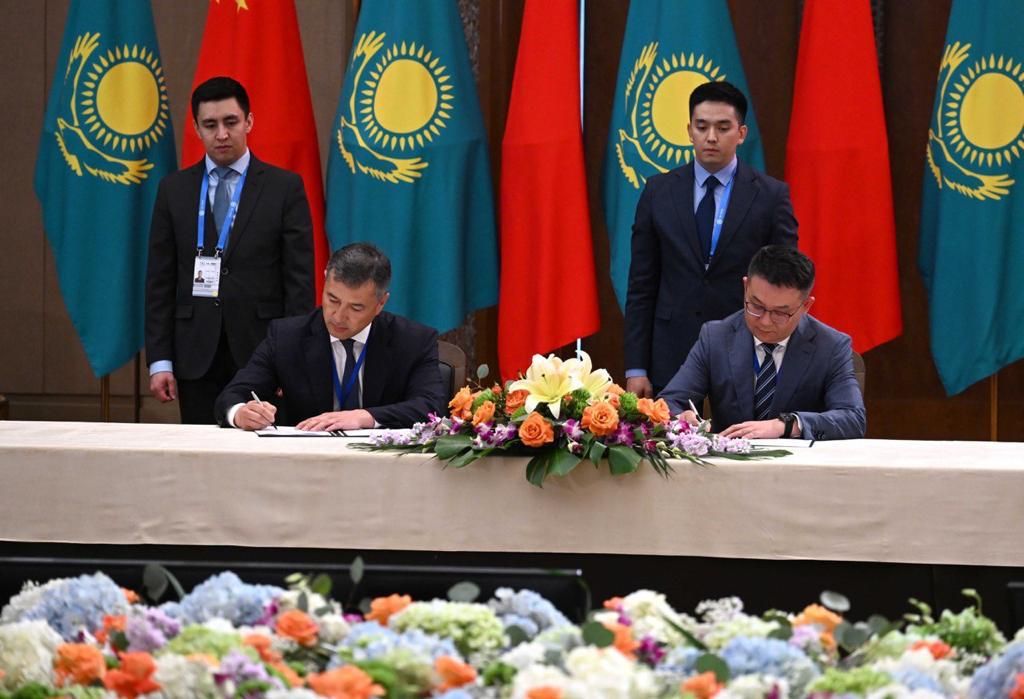 الماتىدا اۆتوكولىك شىعاراتىن زاۋىت سالىنادى