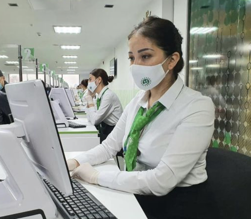 «حقكو-لار قىتاي تىلىندە قىزمەت كورسەتەدى». ۆيتسە-مينيستر جۇرتتىڭ قورقىنىشىن سەيىلتتى