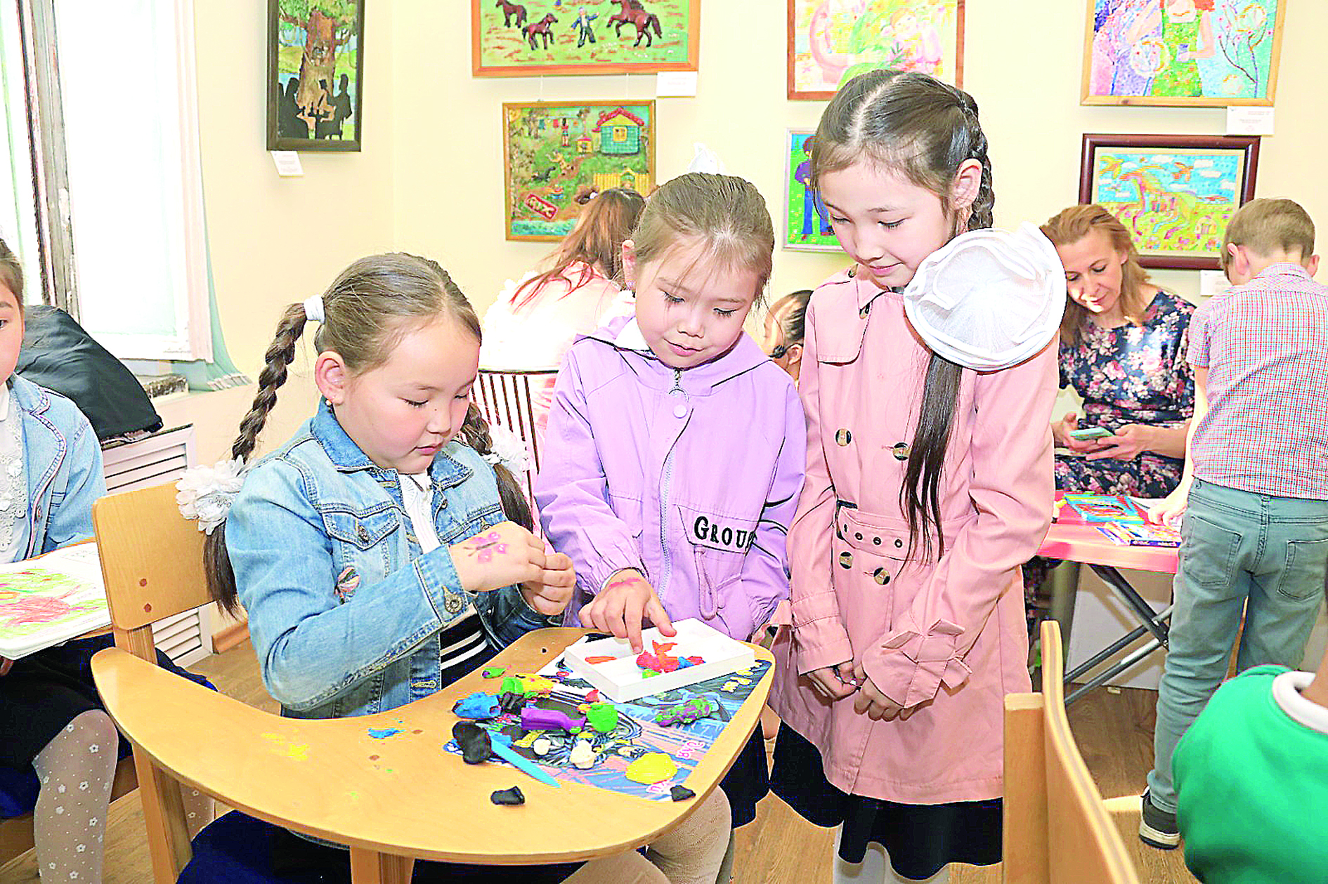 ونەرپازدار باس قوسقان كۇن