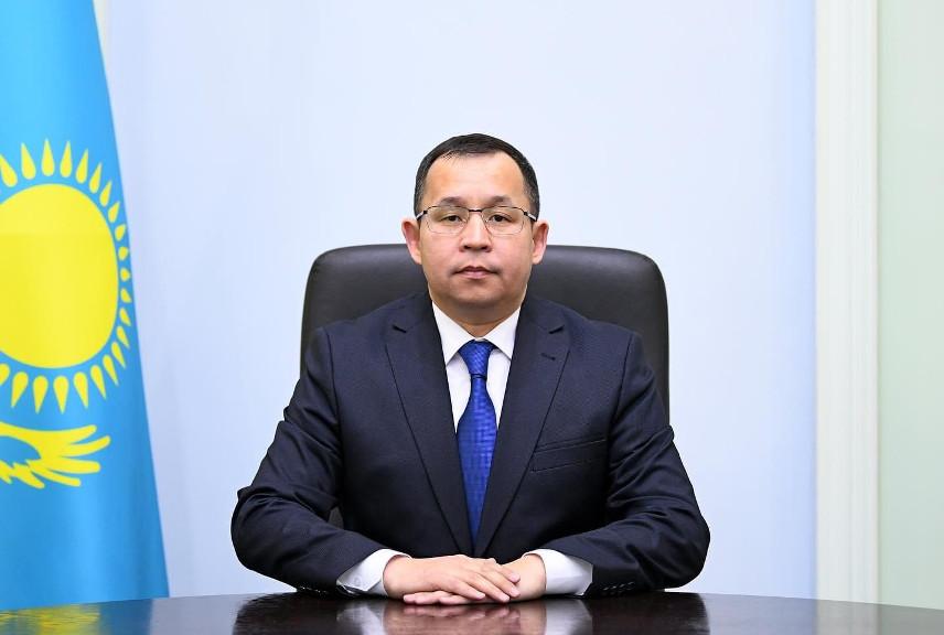 ۇزدىك اكىمگە اۆتوكولىك سىيلايدى