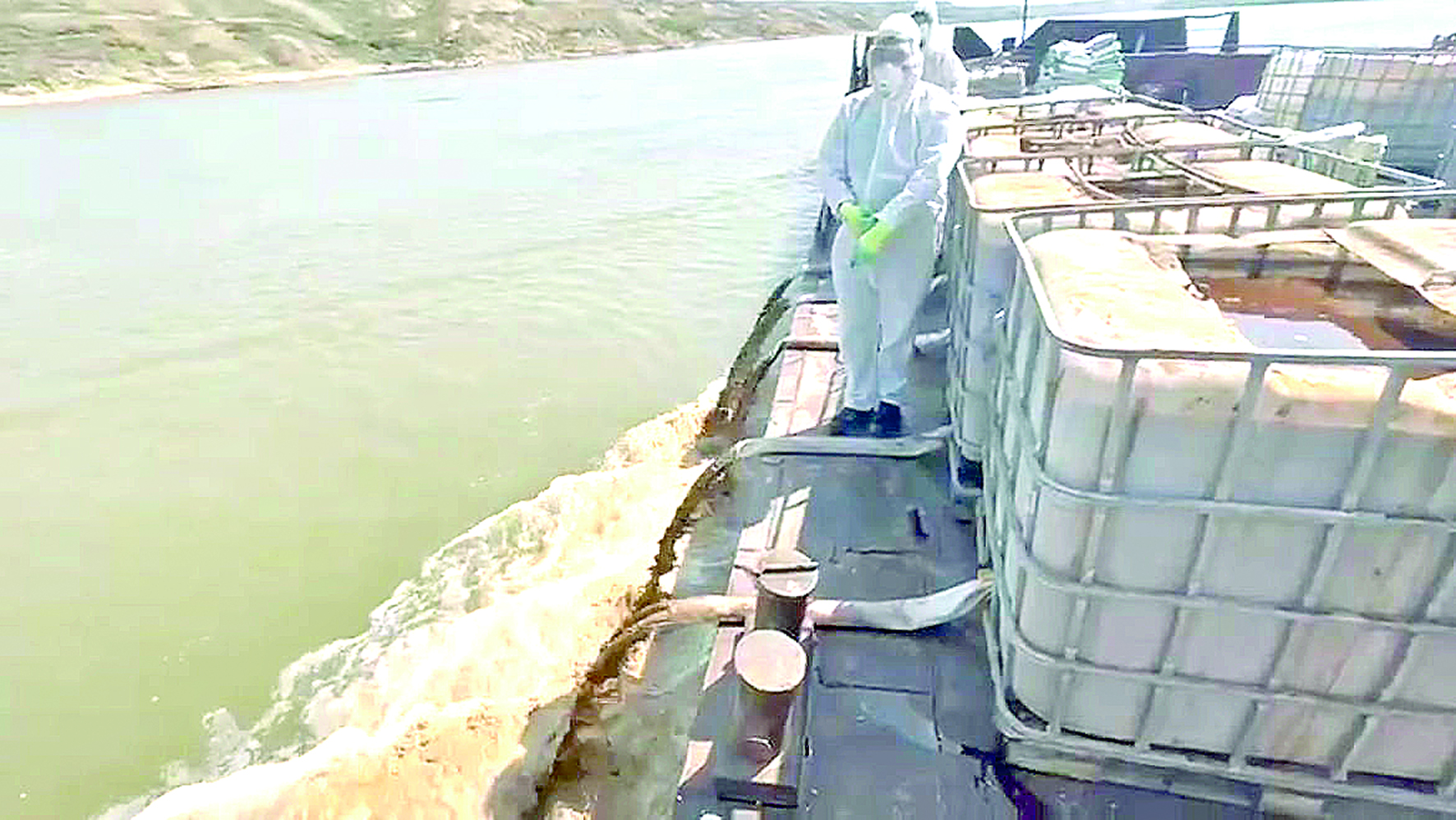 قارا شىركەي قاپتاسا, ينەلىكپەن جىلاپ كورىسەسىڭ