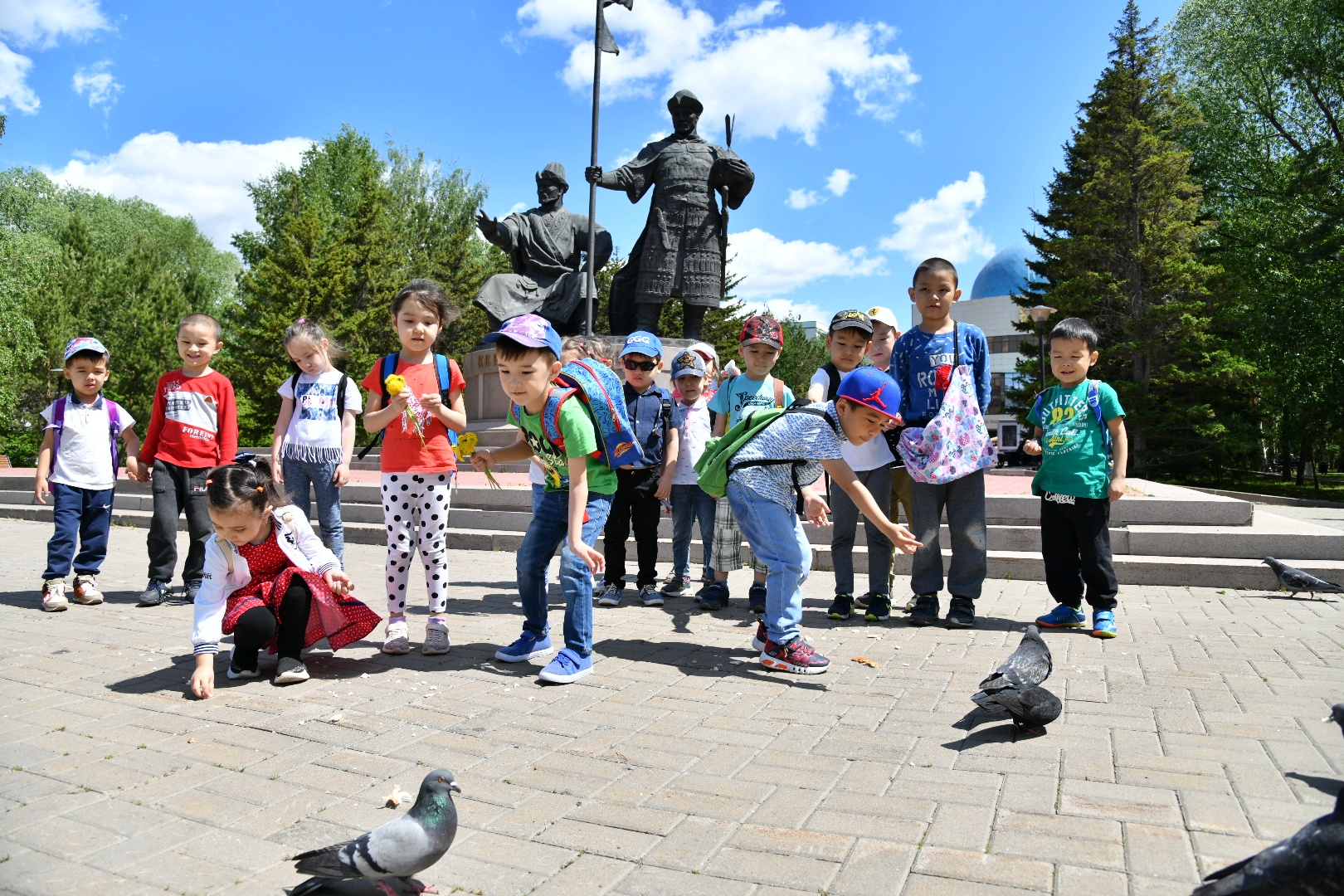 بالالار جازدا قالاي دەمالادى؟