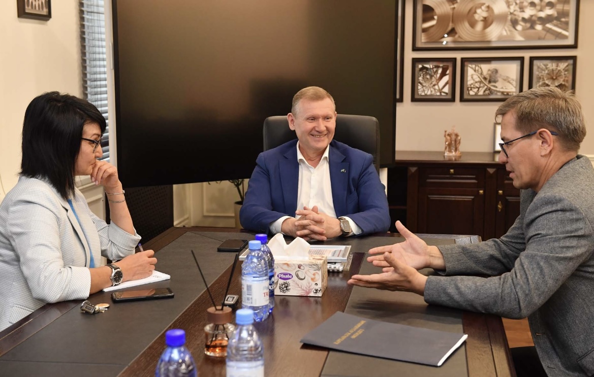 اۋدانعا جاردەمدەسىپ, العىس الدى