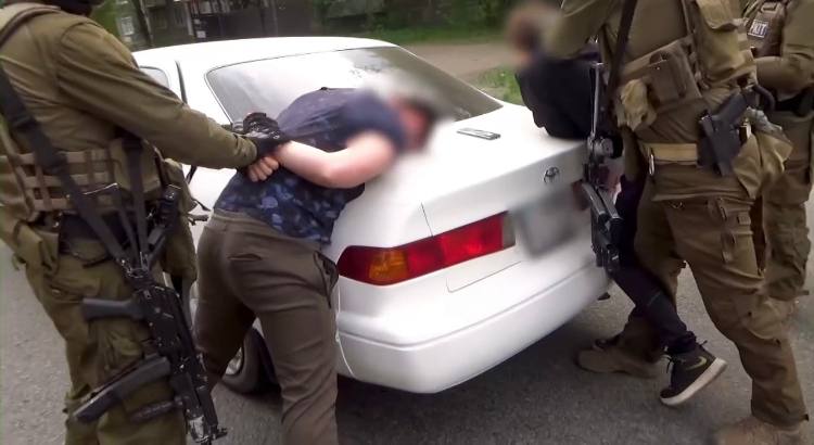 وسكەمەندە ەسىرتكى تاسىلمالداۋمەن اينالىسقان كۋرەر ۇستالدى