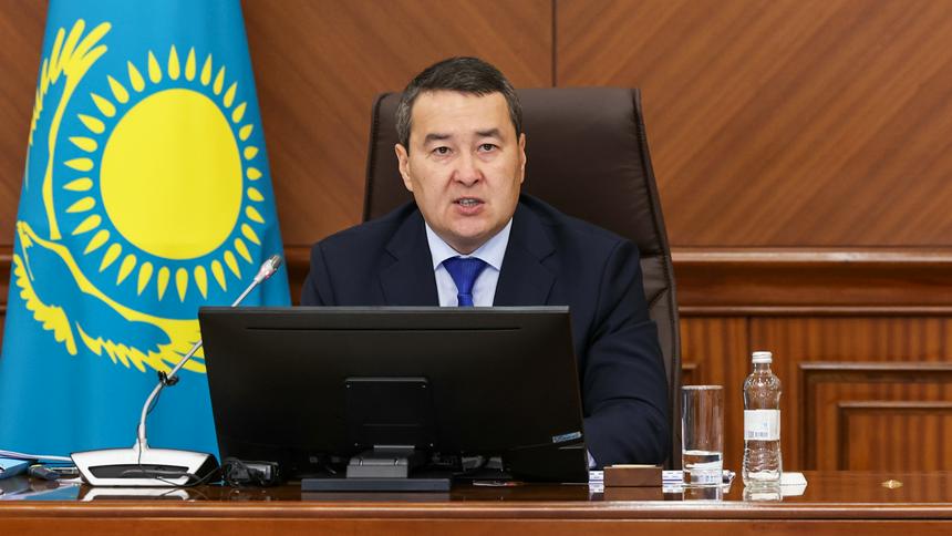 كاسىپكەرلەرمەن كەزدەستى