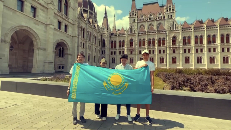 الەم ەلدەرى قازاقستاندى مەملەكەتتىك رامىزدەر كۇنىمەن قۇتتىقتادى