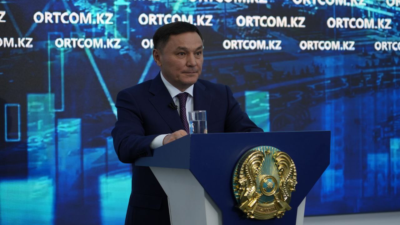 دامۋعا بەت بۇرعان اقمولا