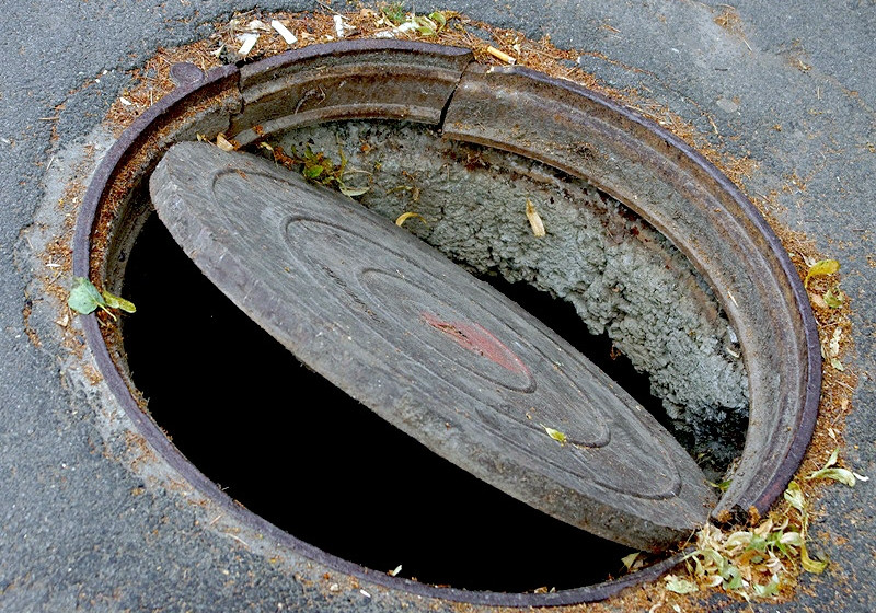 توبىلدا ەكى جاسار بالا اشىق كارىز قۇدىعىنا قۇلاپ كەتتى