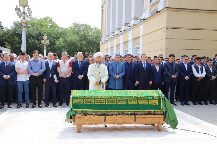 الماتىلىقتار بەردىبەك ساپارباەۆتى اقتىق ساپارعا شىعارىپ سالدى