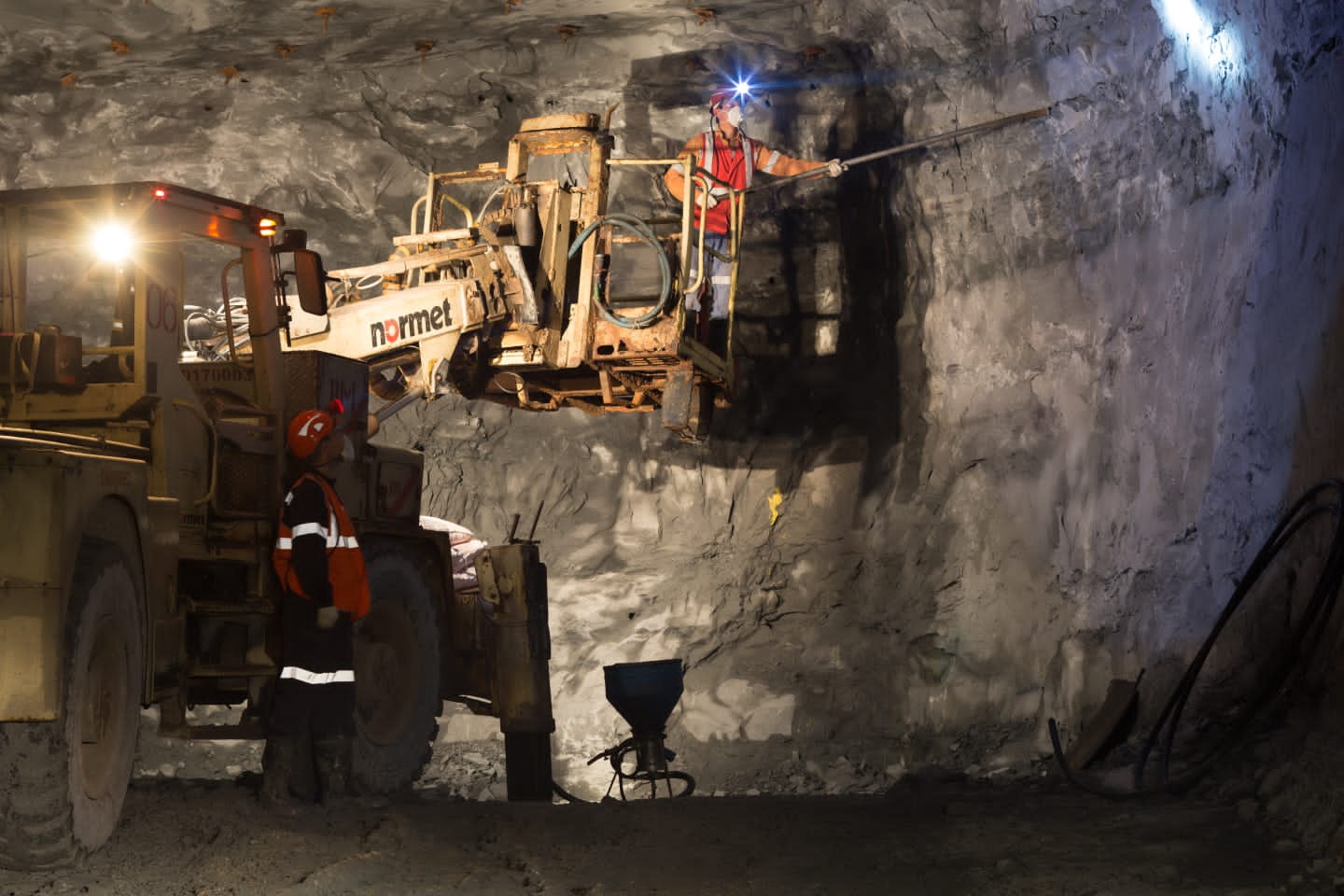 جۇمىسكەرلەرگە جاناشىرلىق