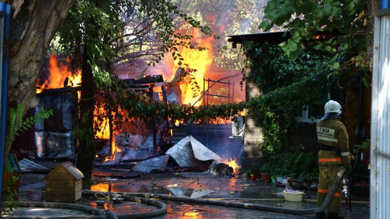 اتىراۋدا بازار ماڭىنان ءورت شىقتى