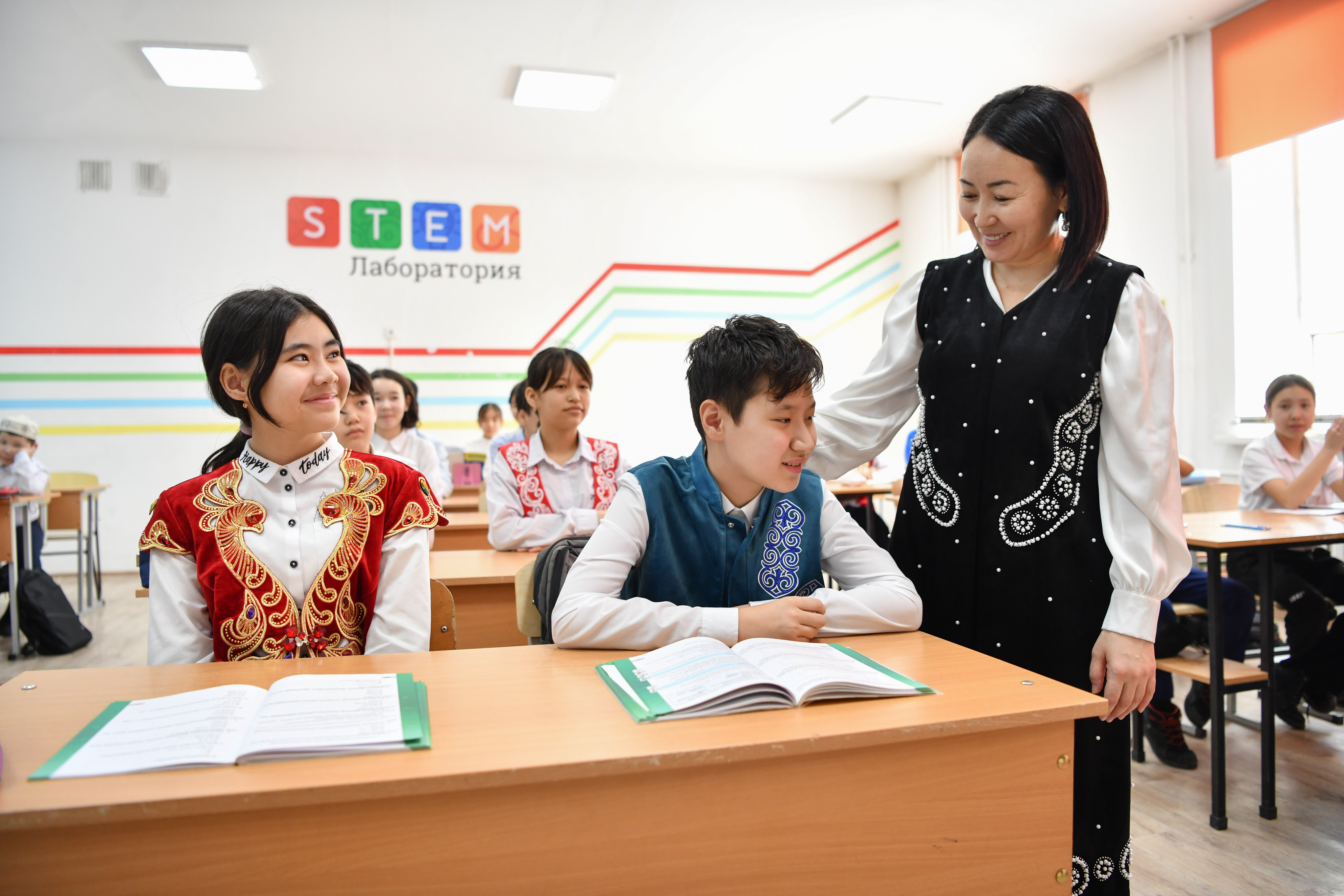 «ادامنىڭ ادامشىلىعى – جاقسى ۇستازدان»