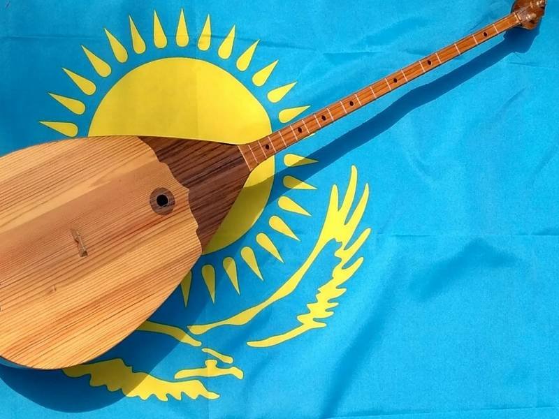 دومبىرا –  رۋحاني ايبىنىمىز