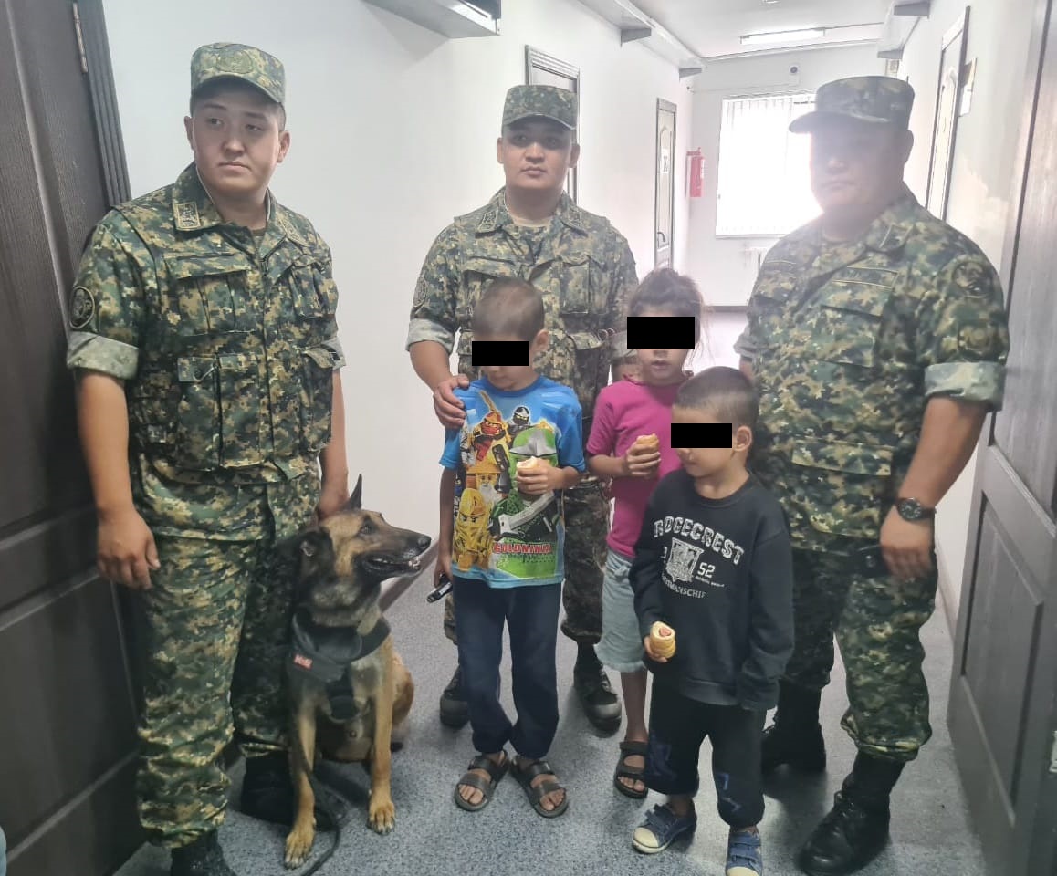 تارازدا جوعالعان ءۇش بالا تابىلدى