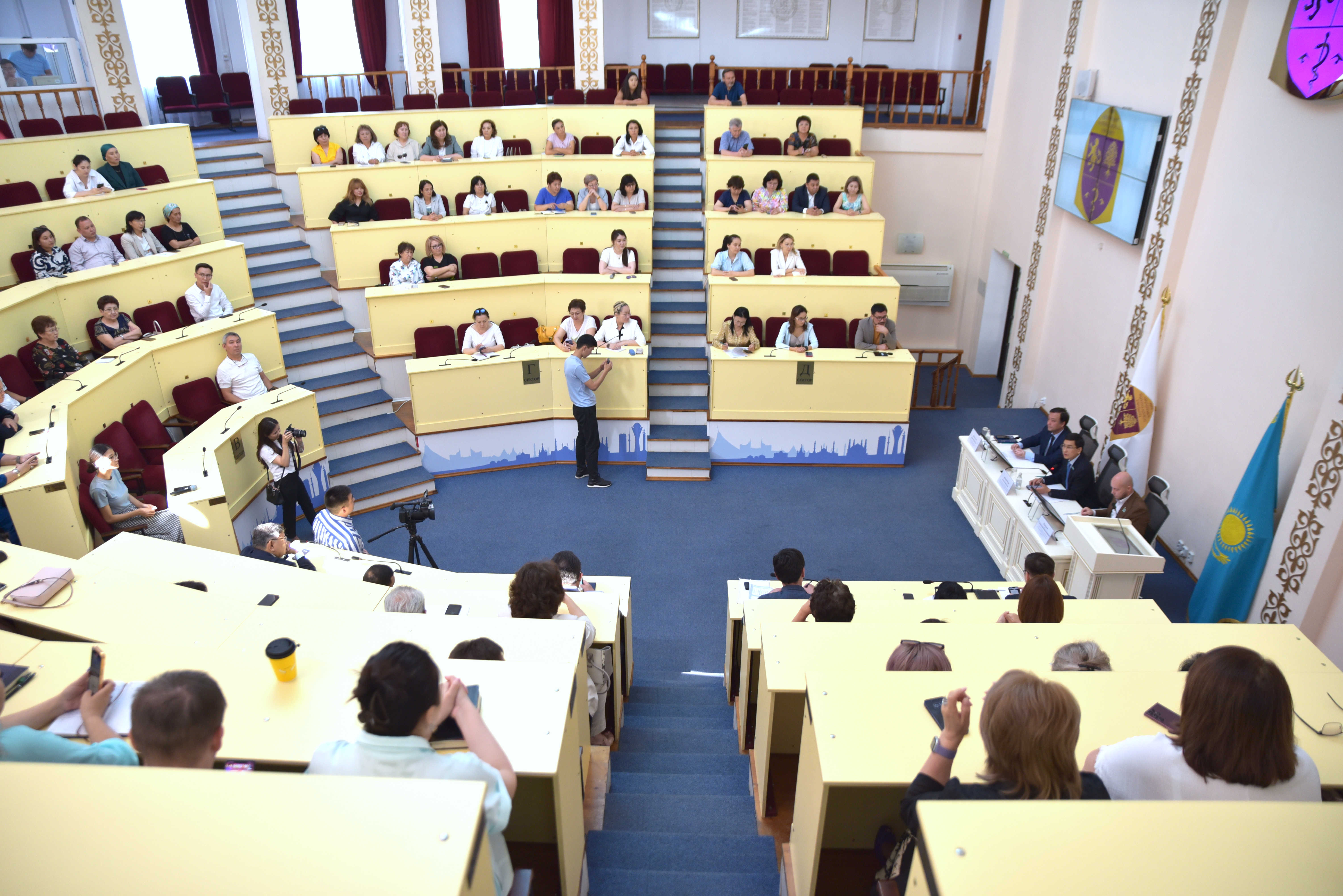 دارىگەر ماماندى اۋىلعا قالاي تارتامىز؟