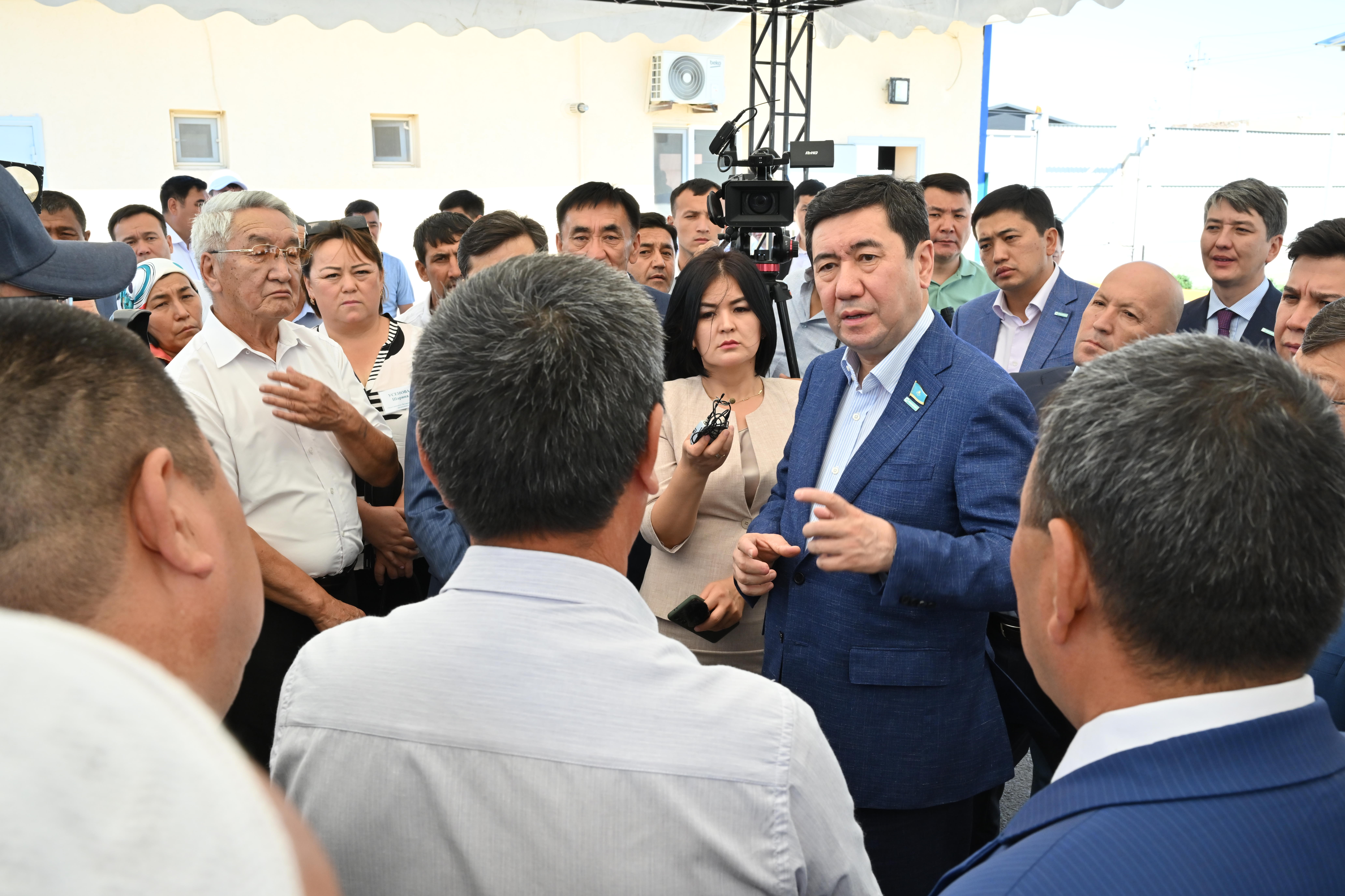 حالىققا كەرەگى –  بالىق ەمەس, قارماق