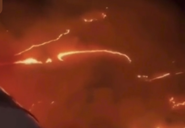 تۇركيانىڭ چاناككالە پروۆينتسياسىندا ورمان ورتەنىپ جاتىر