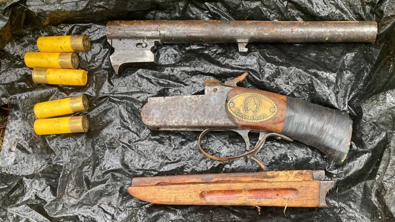 اقمولا پوليتسەيلەرى ورماننان شولاق مىلتىق تاپتى