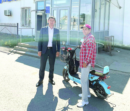 موپەد مىنگەن پوشتاشى