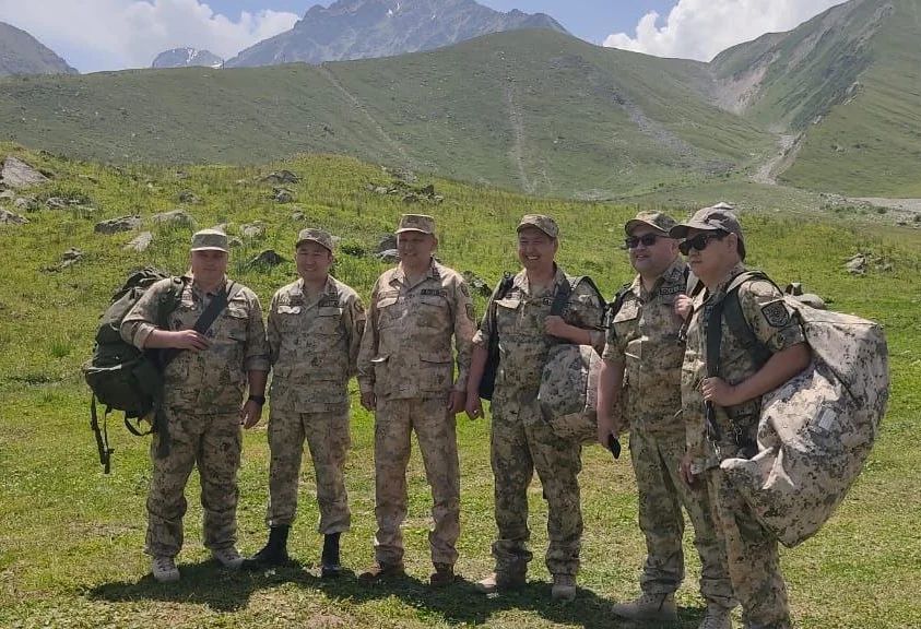 دەپۋتاتتار اسكەر ساپىندا