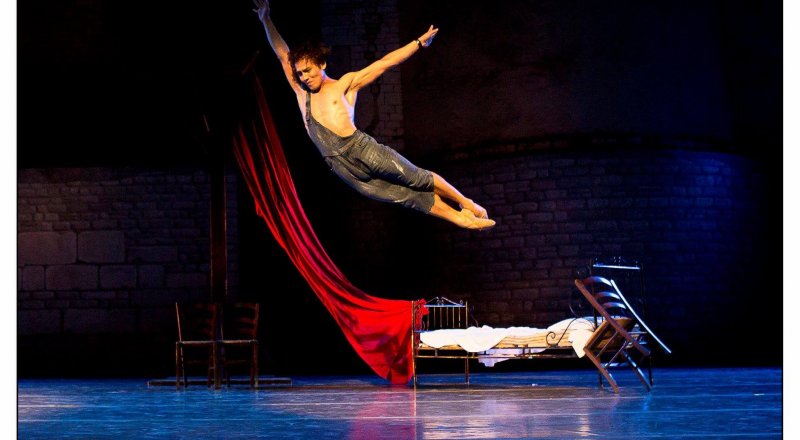 الەم ساحناسىنداعى قازاق ءبيشىسى