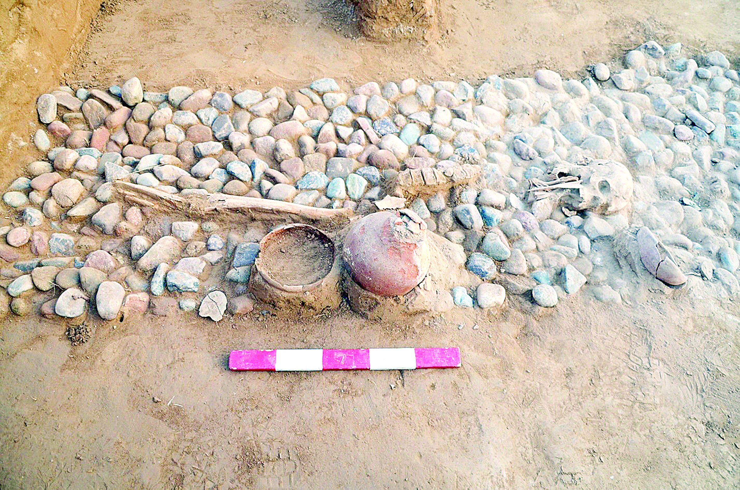 التىن مونشاقتى قابىر