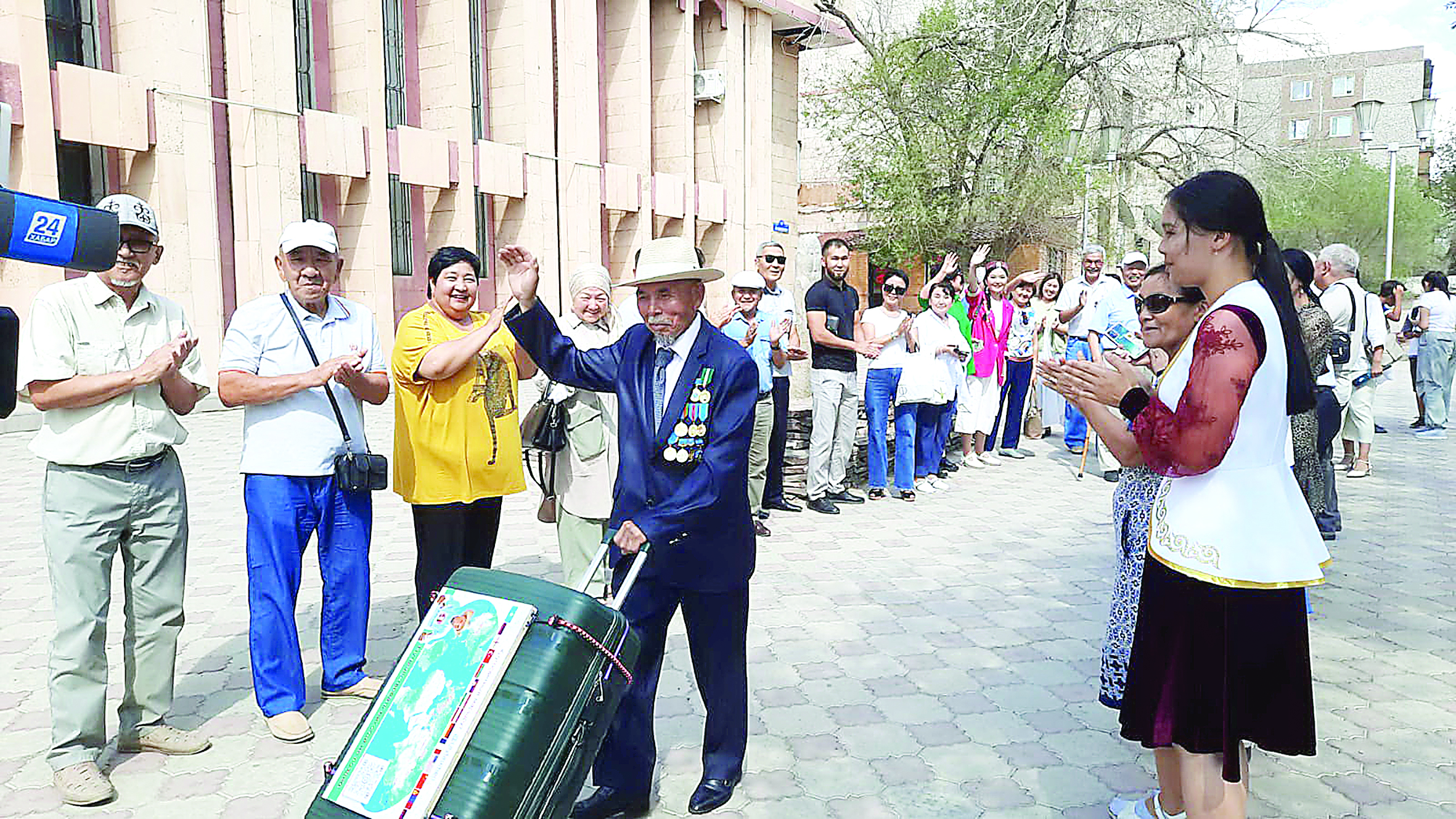 73 جاستاعى قاريا الەمدى جاياۋ ارالاماق