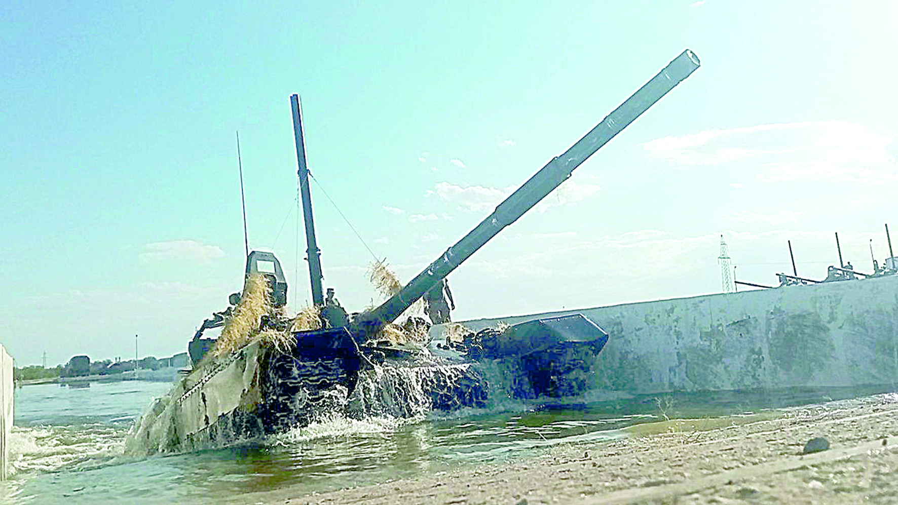 تانكيستەر شەبەرلىگىن شىڭداپ جاتىر