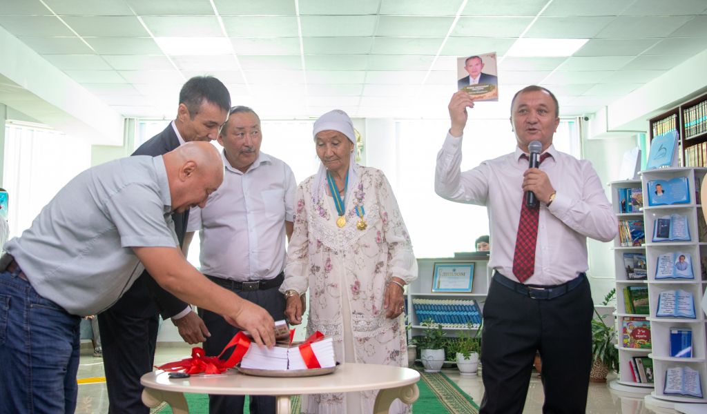 قالامگەر مۇراسىن ناسيحاتتاعان وقۋشىلار