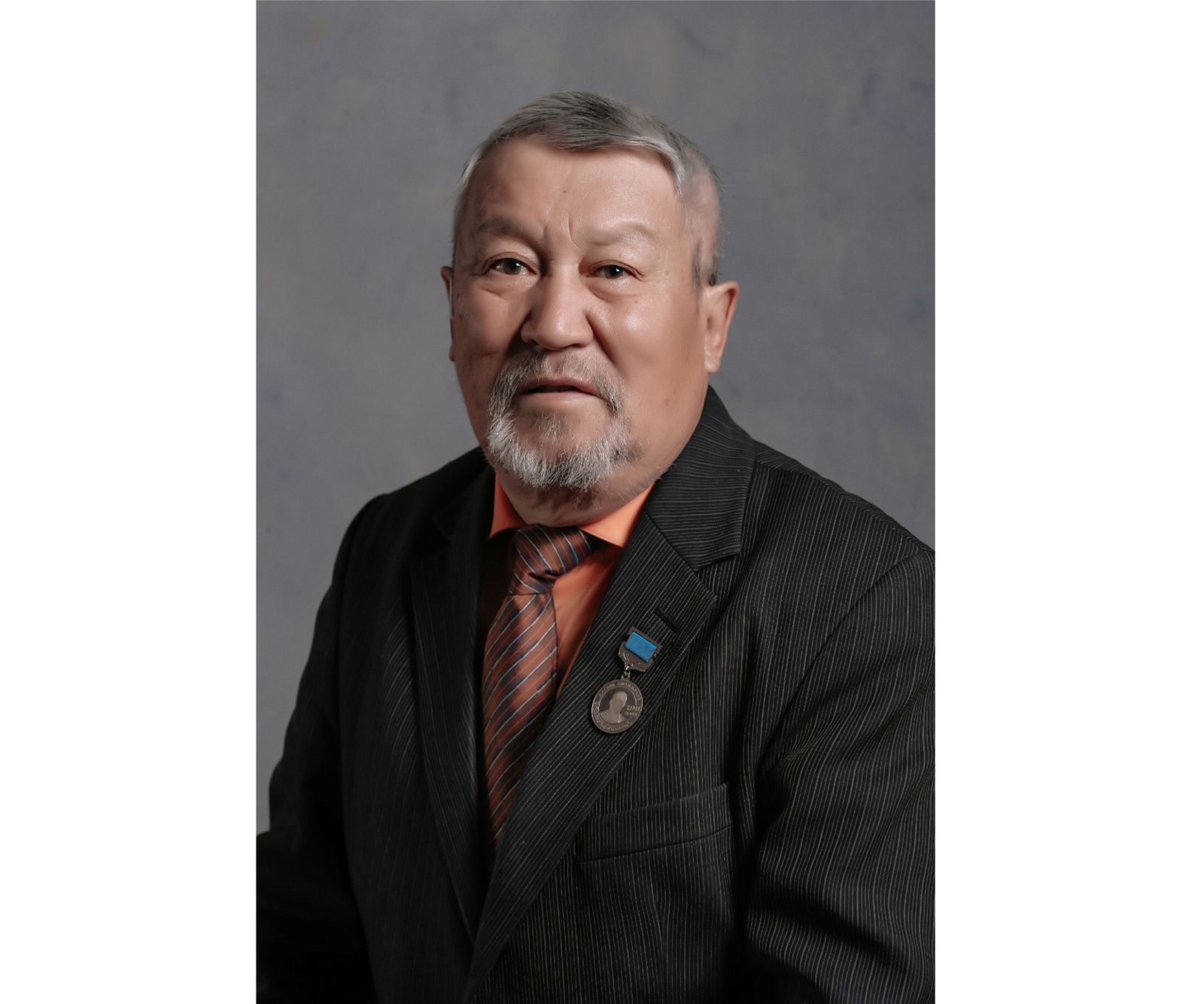 كەڭەس جۇمابەكوۆ:  ۇلىلىق ولشەمى – قاراپايىمدىلىق