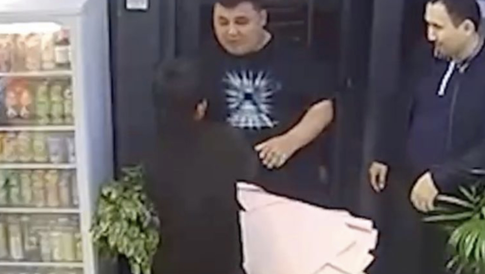 «بۇزاقى رومانتيك» پروكۋروردىڭ بالاسى ەمەس, بۇرىنعى پوليتسيا قىزمەتكەرى بولىپ شىقتى